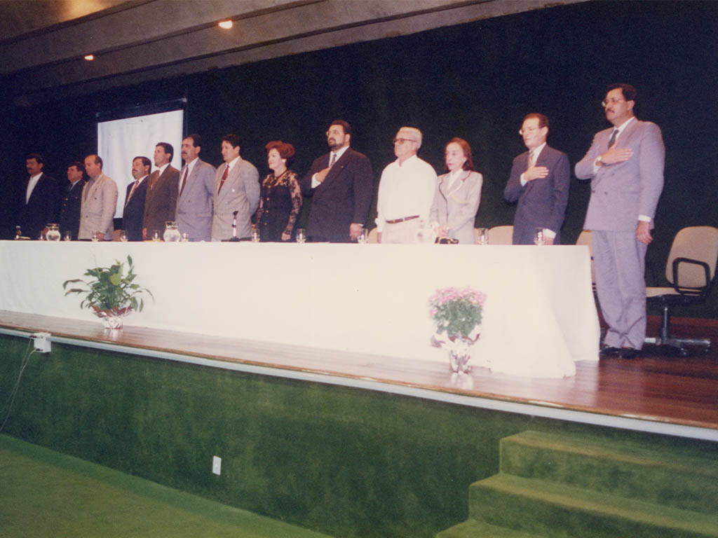 1997 - Criação da TV Educativa UNIANA (Hoje UEG TV)